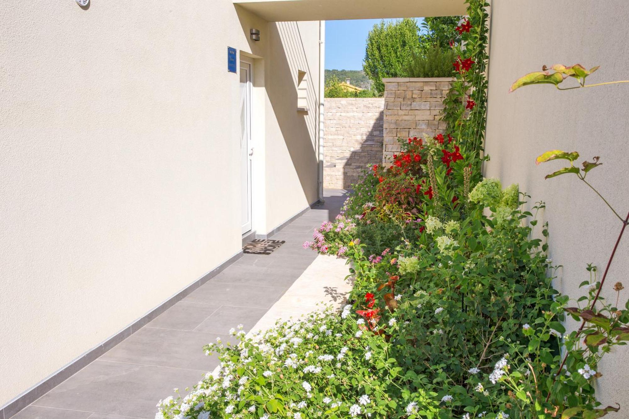 Holiday Home Kate Vis Exterior photo